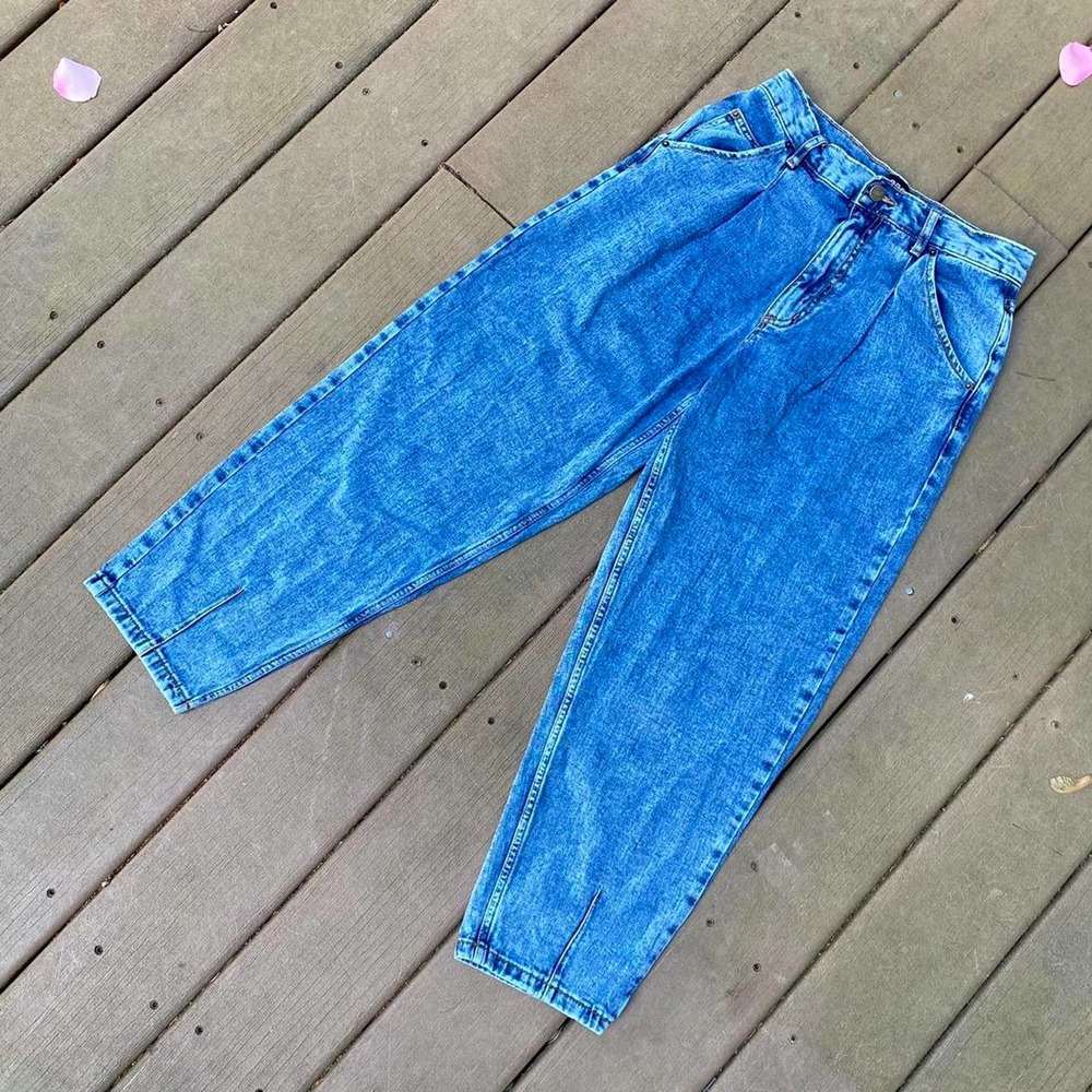 BDG Blue denim pleated baggy high rise mom jeans